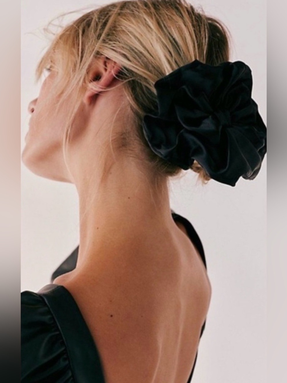 Free People Maria's Bow Scrunchie